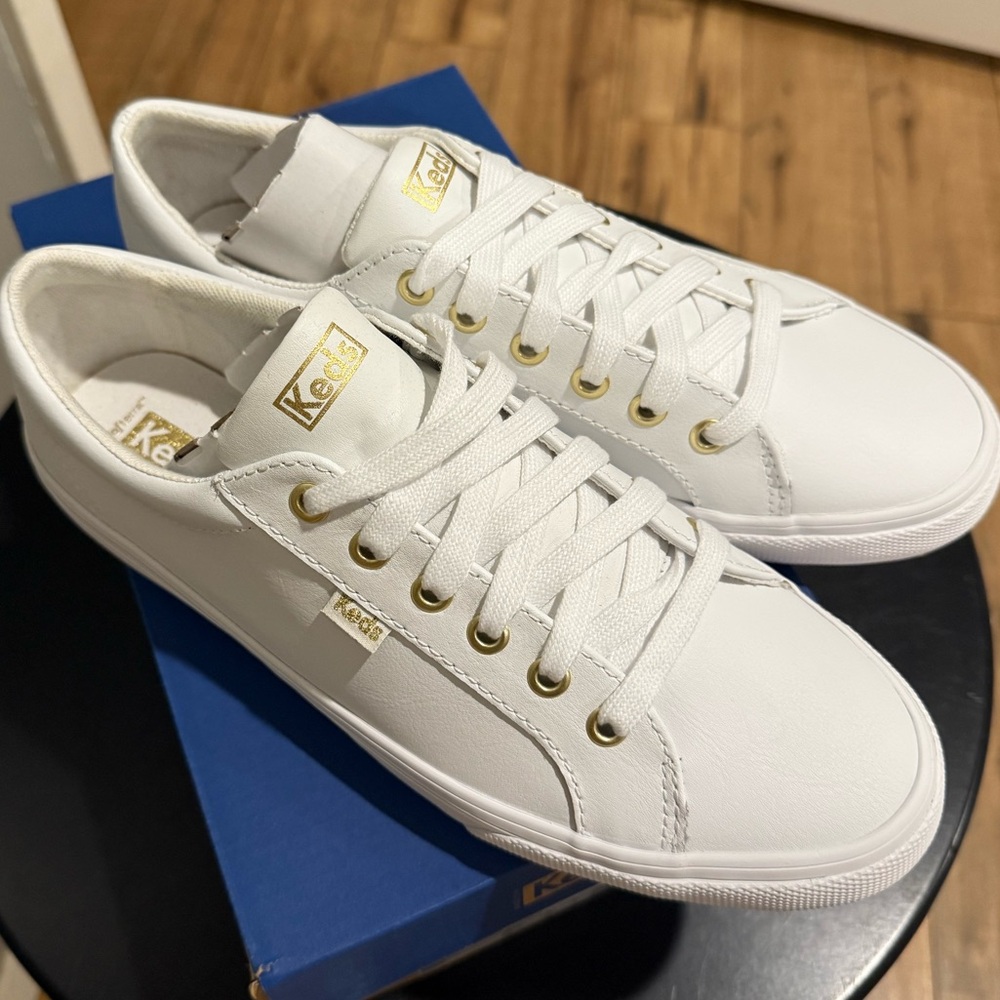 KEDS Women’s size 9 white Jump Kick Leather